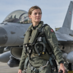 pilot i forsvaret løn